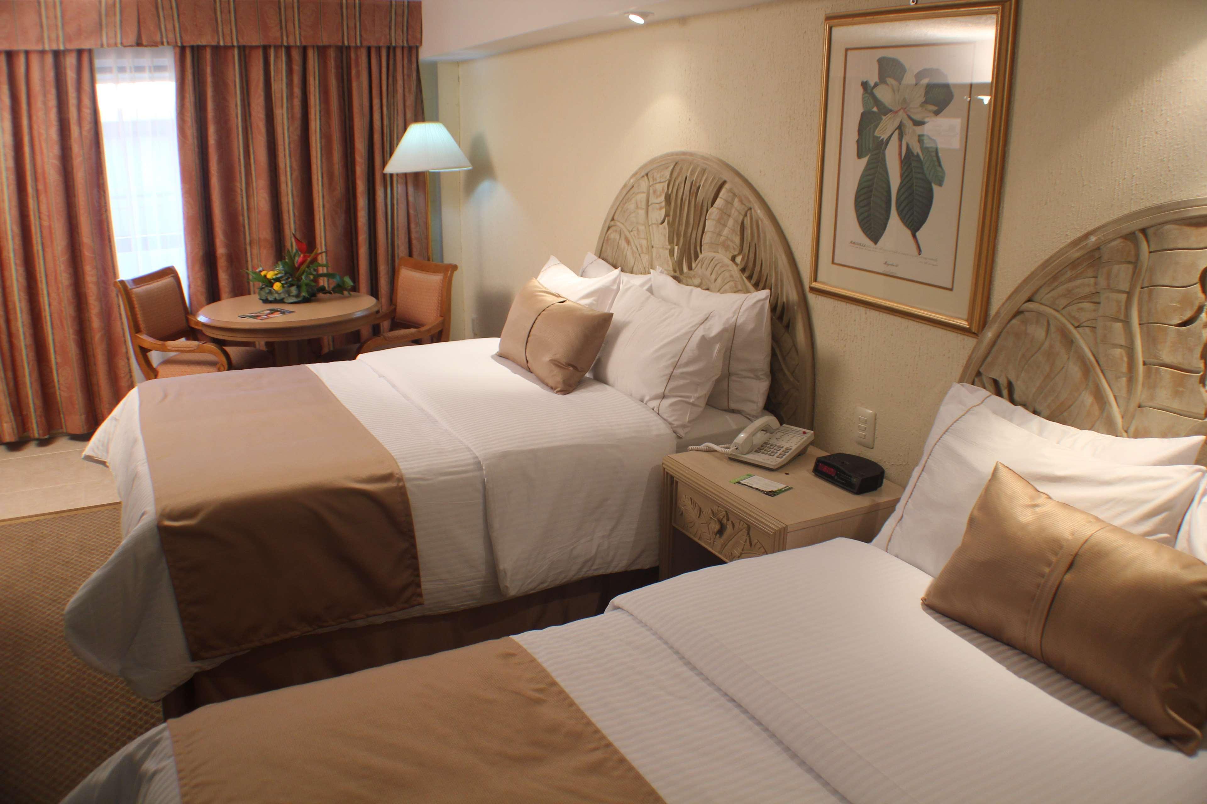 Best Western Plus Plaza Florida & Tower Irapuato Exterior photo