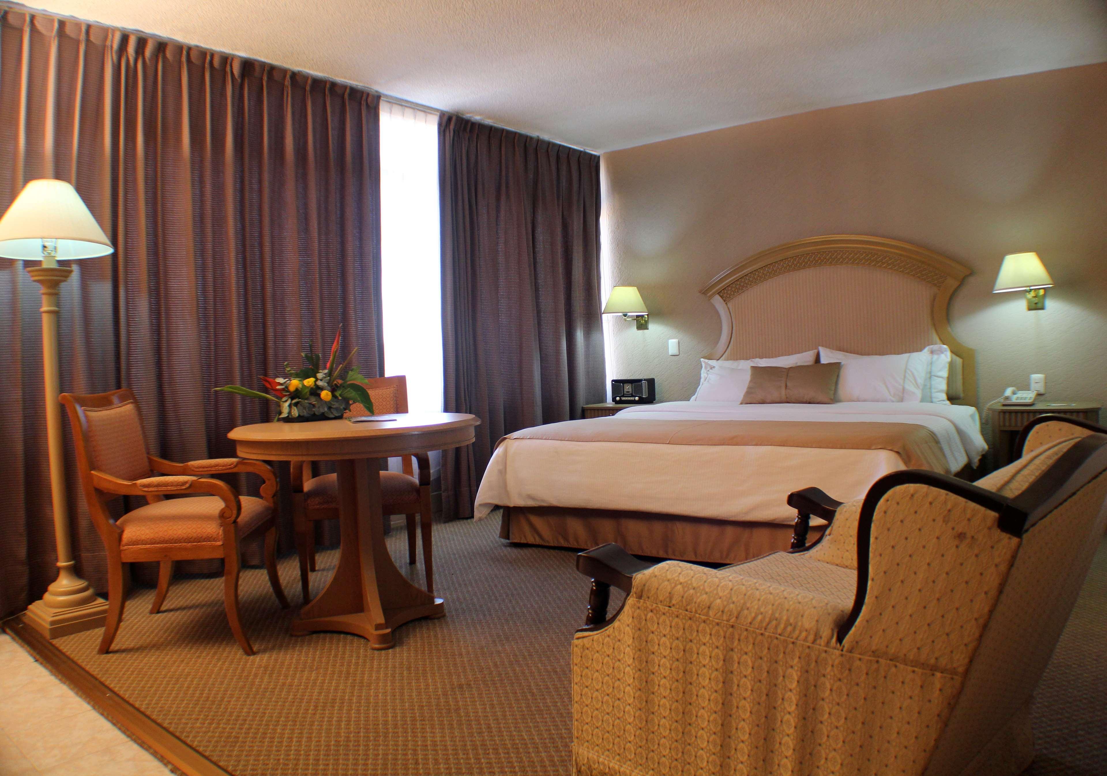Best Western Plus Plaza Florida & Tower Irapuato Exterior photo