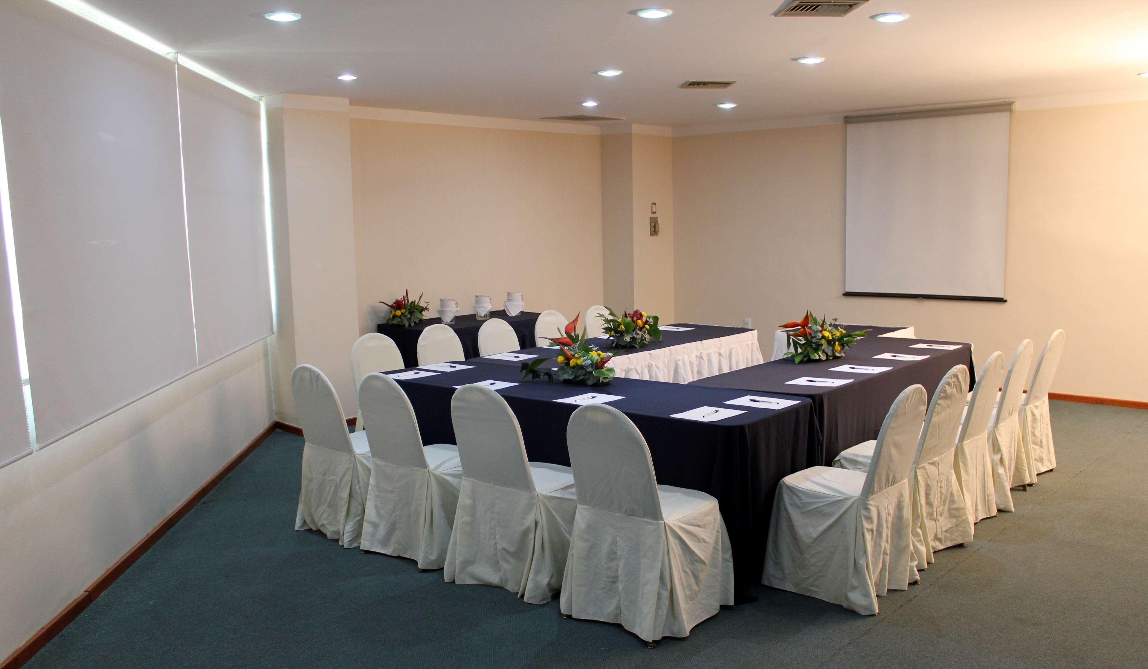 Best Western Plus Plaza Florida & Tower Irapuato Exterior photo