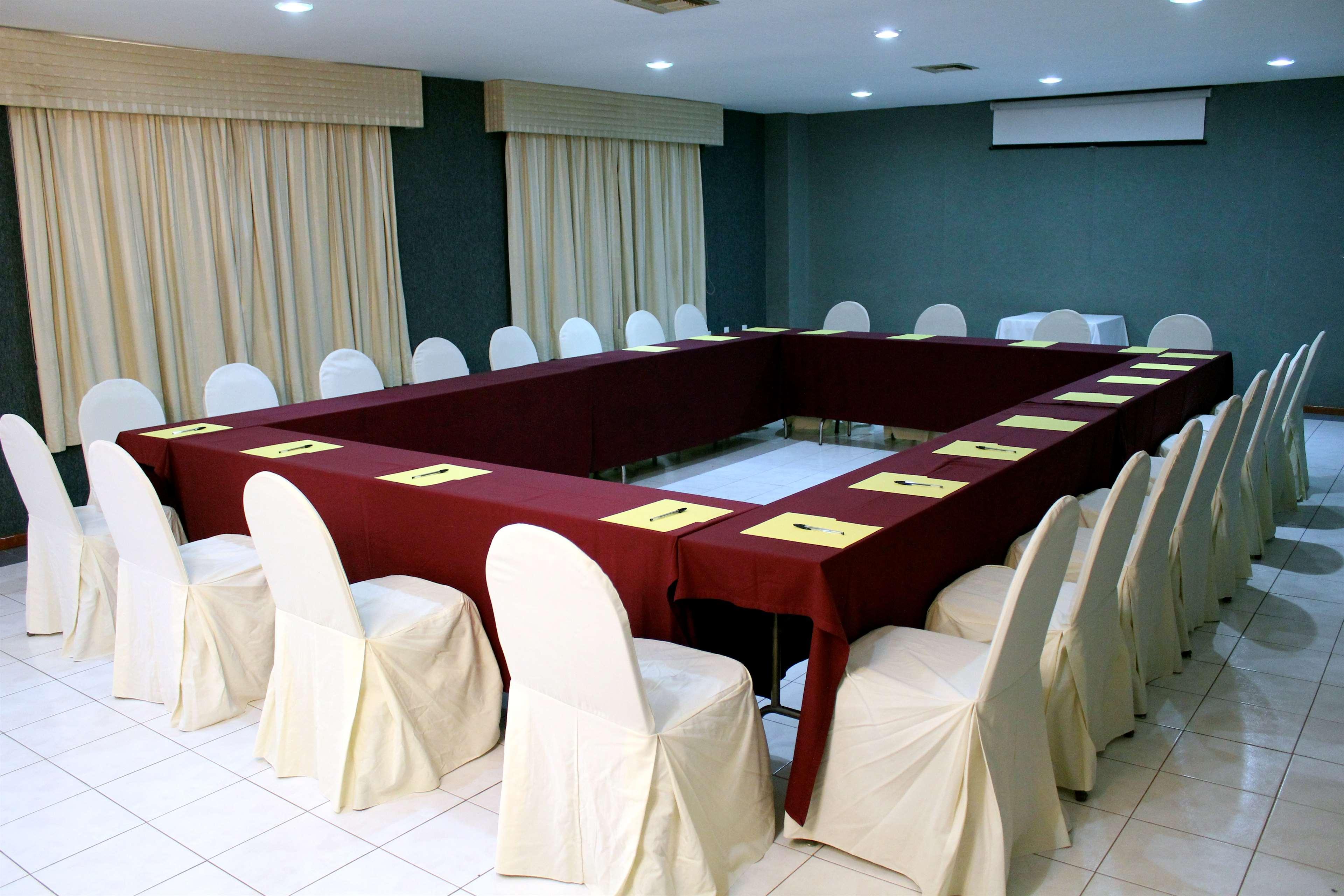 Best Western Plus Plaza Florida & Tower Irapuato Exterior photo